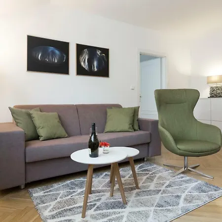Apartament Central On 1 *