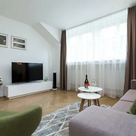 Central On 1 * Prague
